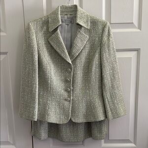 Tahari Women's Green Tweed Jacket and Skirt set